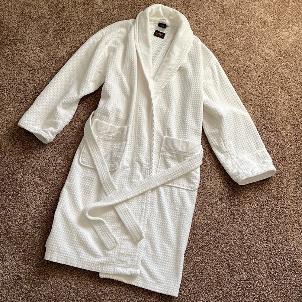 Members Mark size S/M.  Like new.  Two nice sized pockets, corded-waffle design.